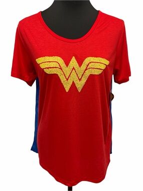 Wonder Woman Juniors L Red Graphic Cape Back Tee DC Comics Superhero